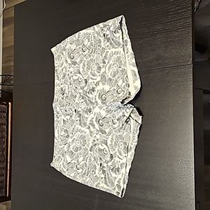 OLD NAVY Pixie Fit Short